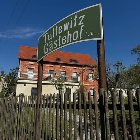 Gaestehof Tultewitz * 萨勒河畔瑙姆堡